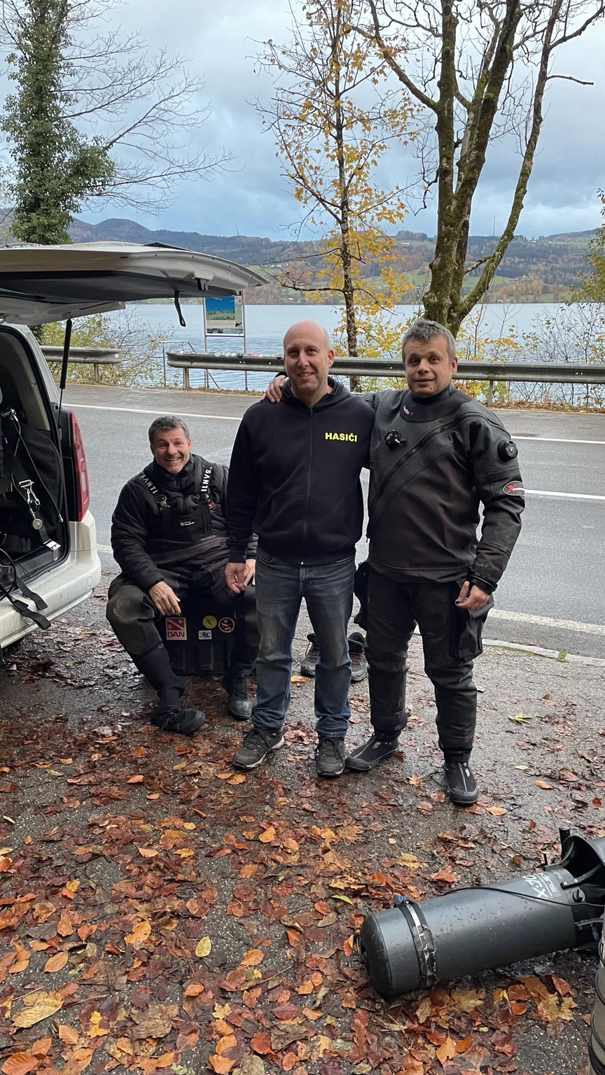 Tým technických potápěčů u Attersee
