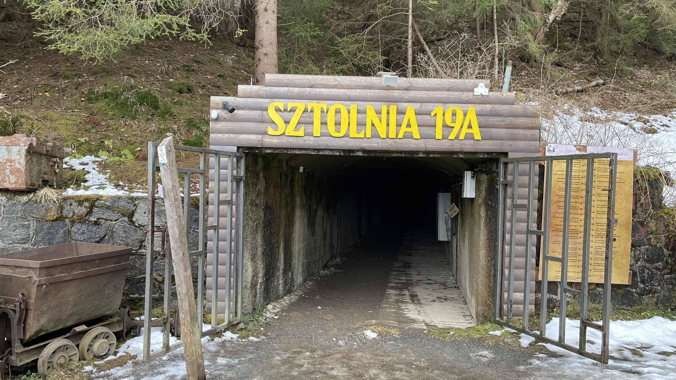 Portál štoly 19A v Kowarech